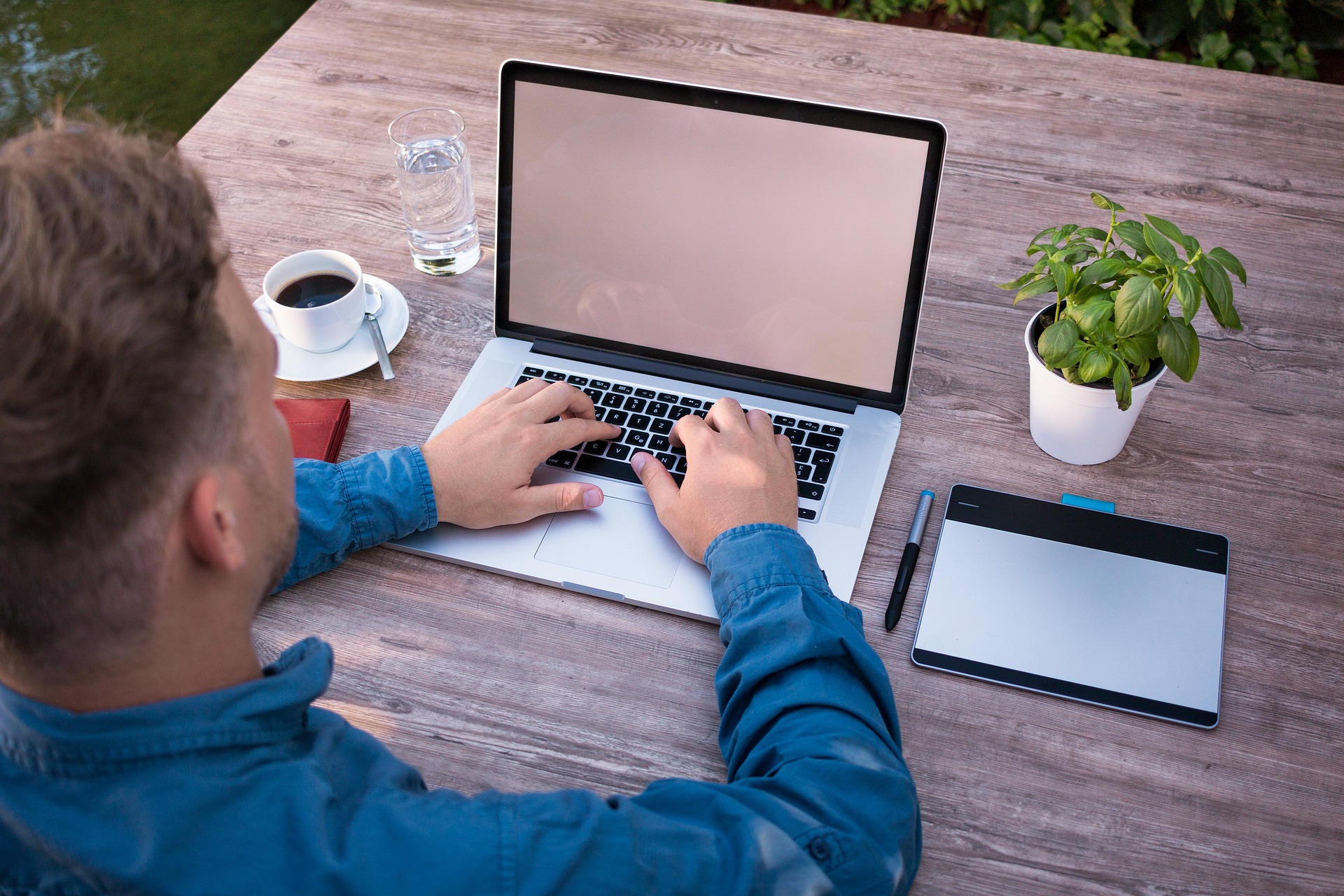 Final checklist before launching a website